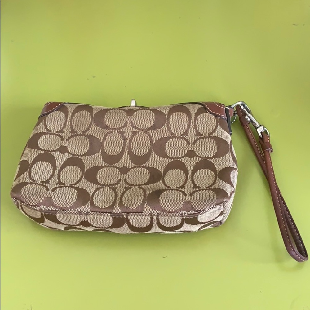 Classic C pattern coach wristlet